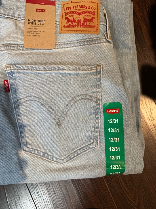 Levi's Denim - Levi's Light Blue High-Rise Women’s Jeans with Iconic Back Pocket